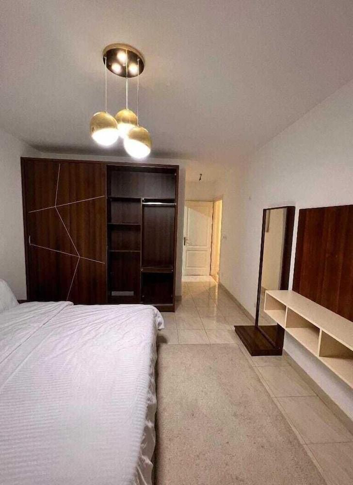 Premium Hotel Apt In Madinty10.102.46.22
