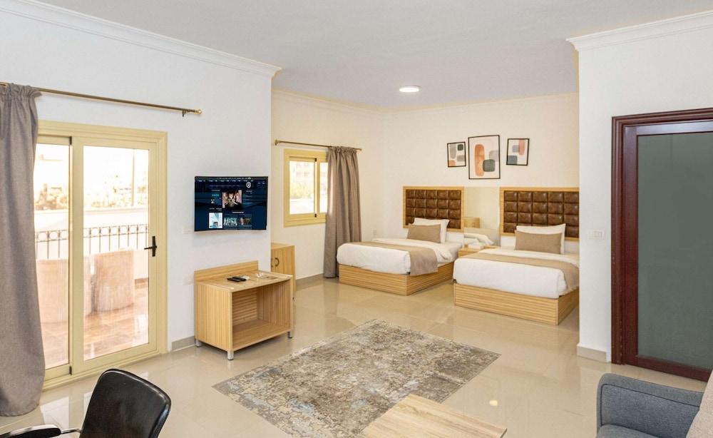 Al Manzel Sheikh Zayed