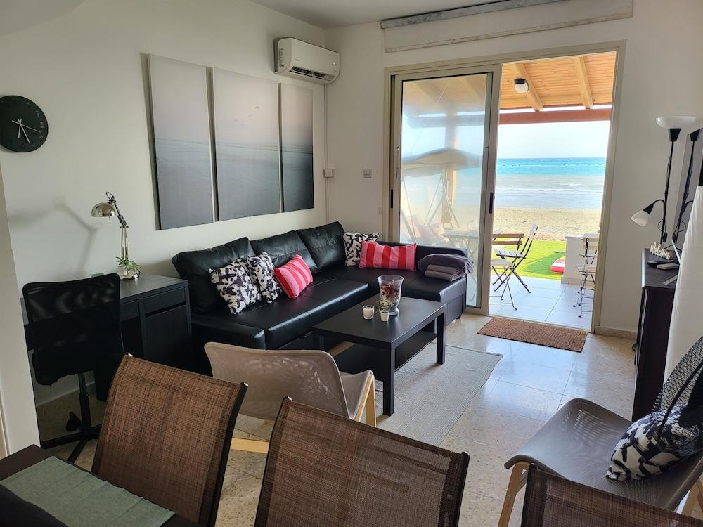 Mattis Seafront Beachhouse