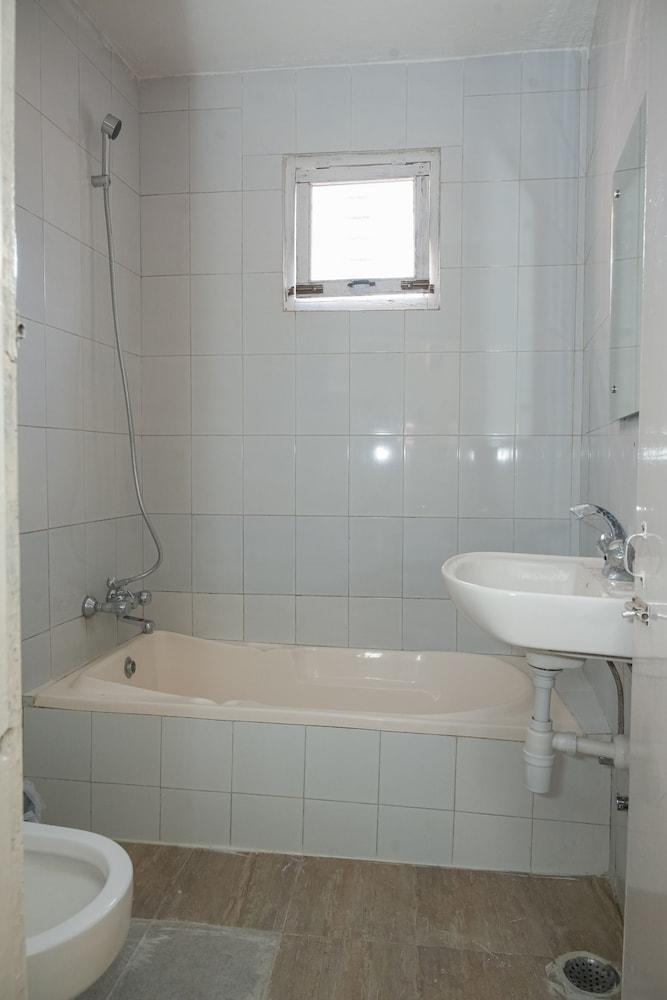 Lakers Bed and Breakfast