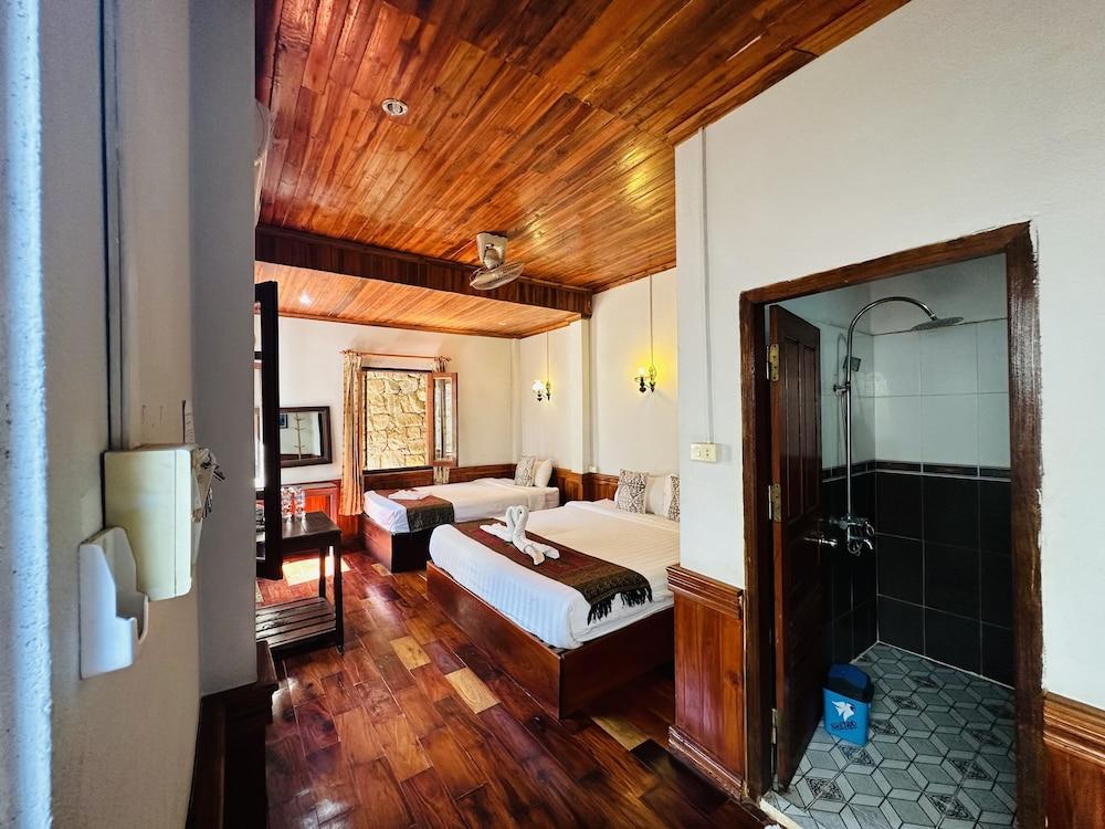 Kingkham Riverside Hotel