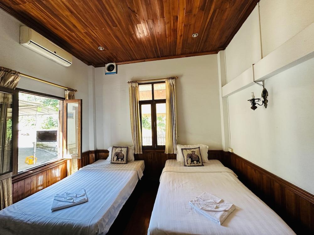 Kingkham Riverside Hotel