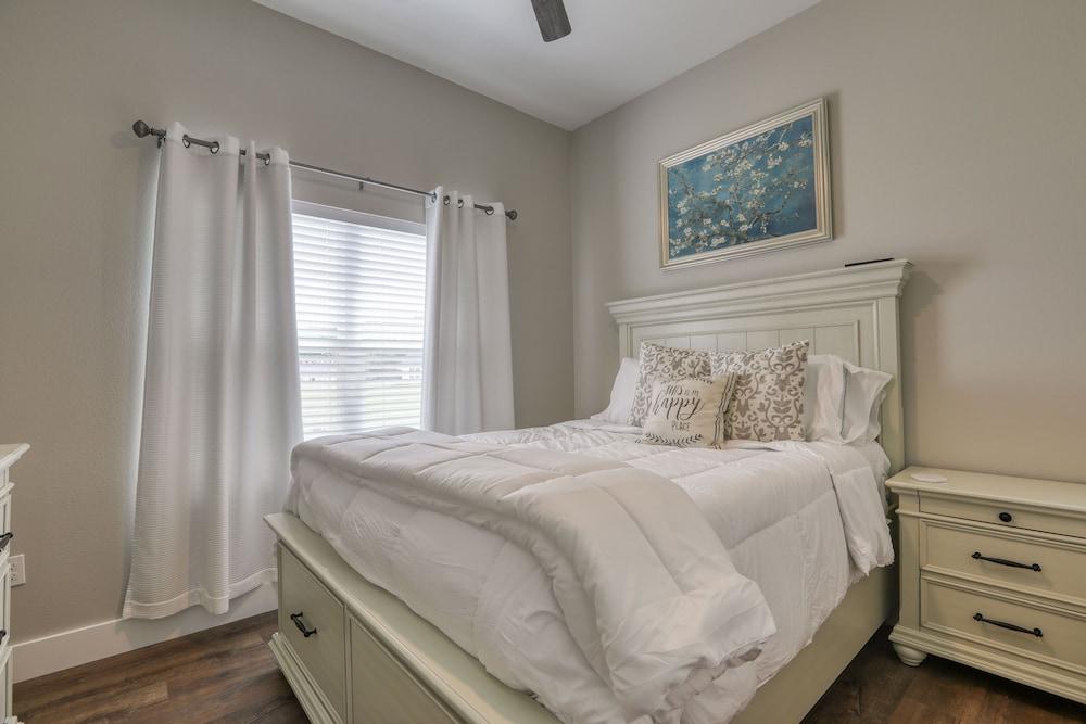 The Petty 3 Bedroom Cabin by Redawning