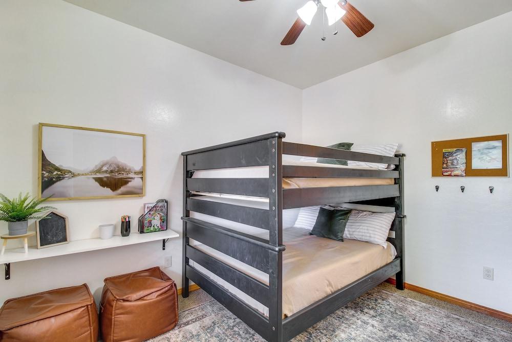 Pet-friendly Show Low Cabin w/ 1-acre Fenced Yard!