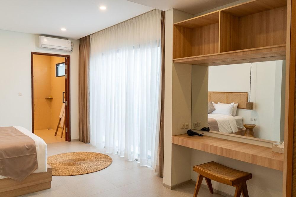 Sunrise City View Villa 9 Bedrooms with a Heated Private Swimming Pool