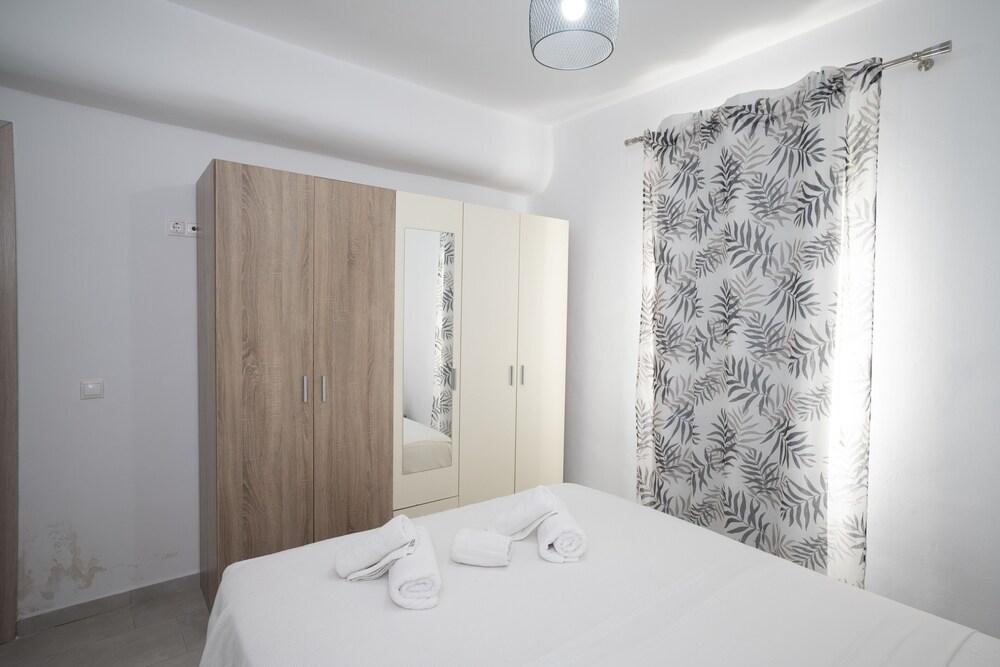 Island Dreaming Opal 2 Bd w shared pool