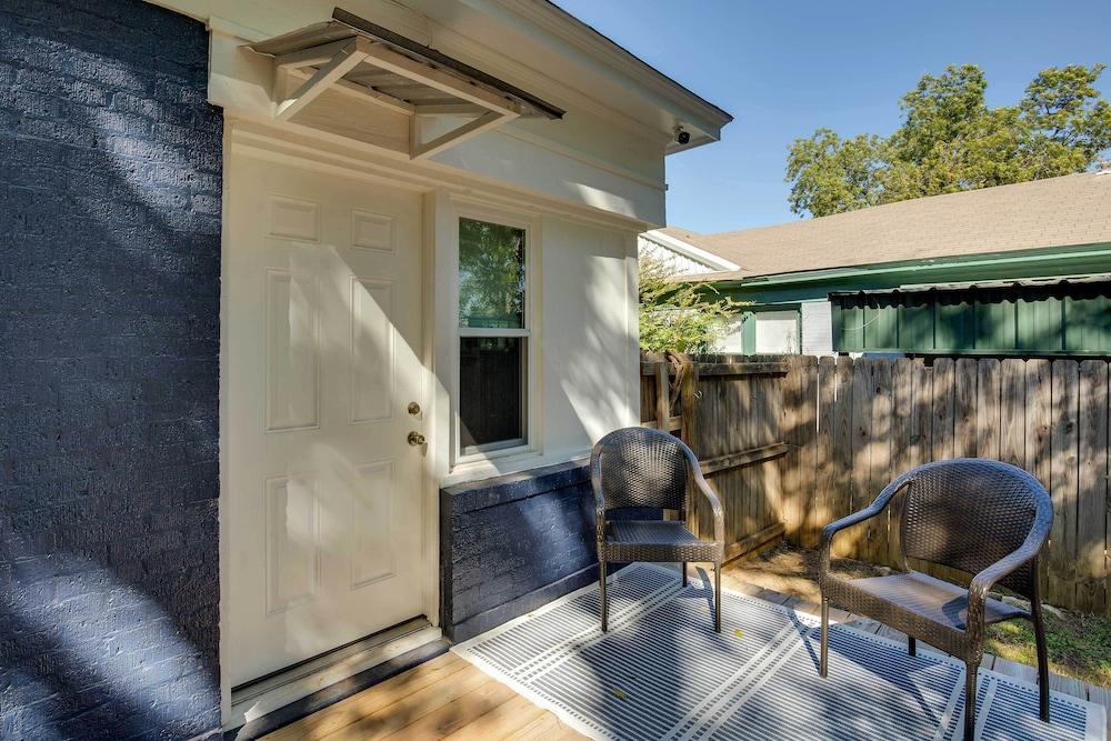 Walkable Tyler House w/ Deck: 1/2 Mi to Downtown!