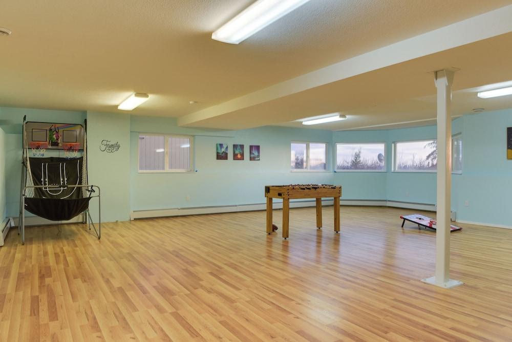 Oceanfront Kenai Villa w/ Fireplace & Deck