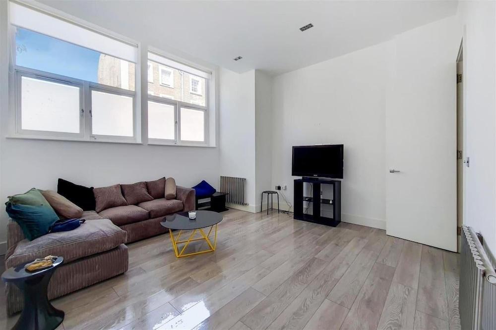 Luxurious 4-bedrooms Apartment in Central London
