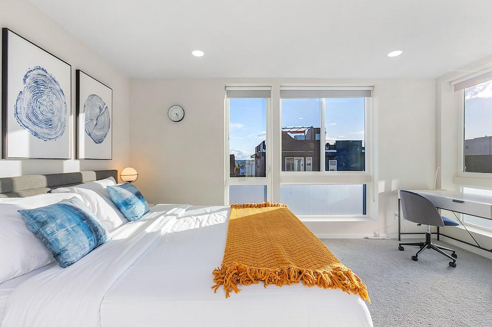 Red Maple Retreat in Judkins Park