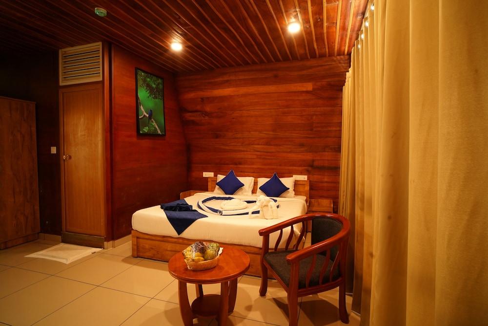 MISTY MORNING RESORT