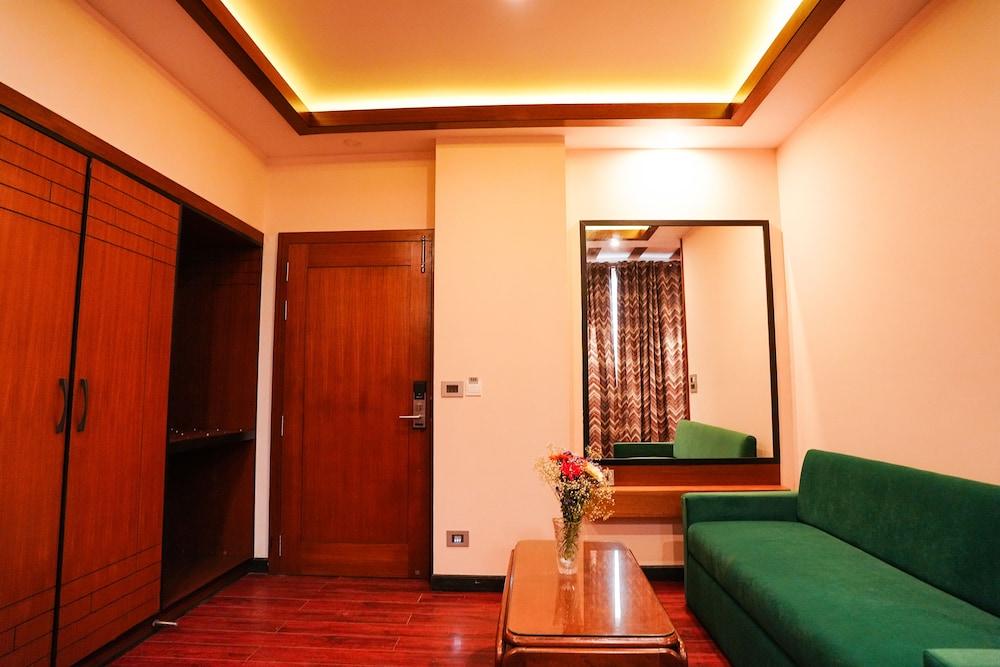 ORSINO RESORT MALL ROAD