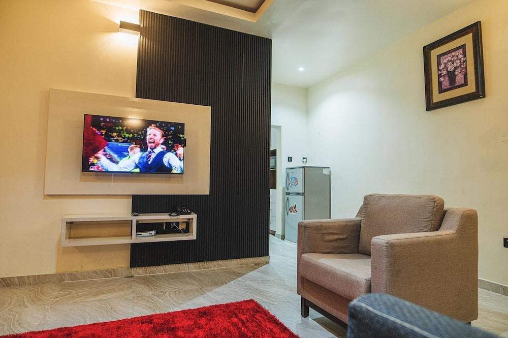 Old English Torf Apartment