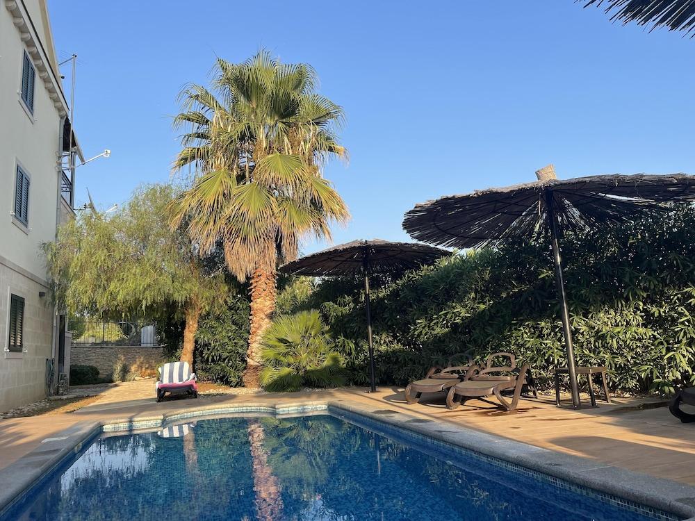 Inviting 2-bed Apartment in Brac