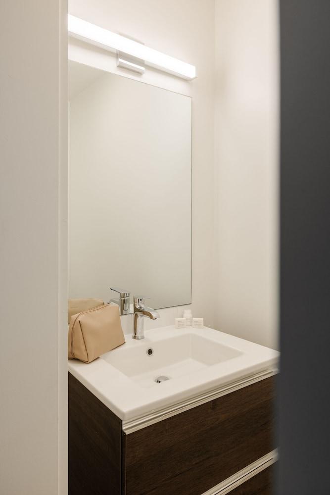 Reside NoMa, a Wyndham Residence