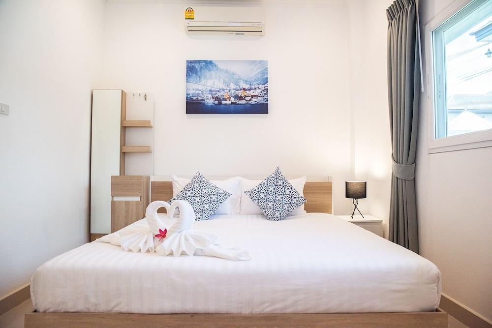 6 Bedroom Tropical Pool Villa - V6