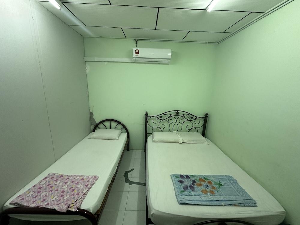 OYO 90881 Top Star Hotel