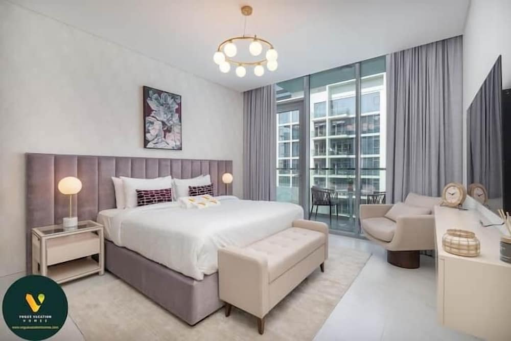 Vogue Lagoon District One Residence