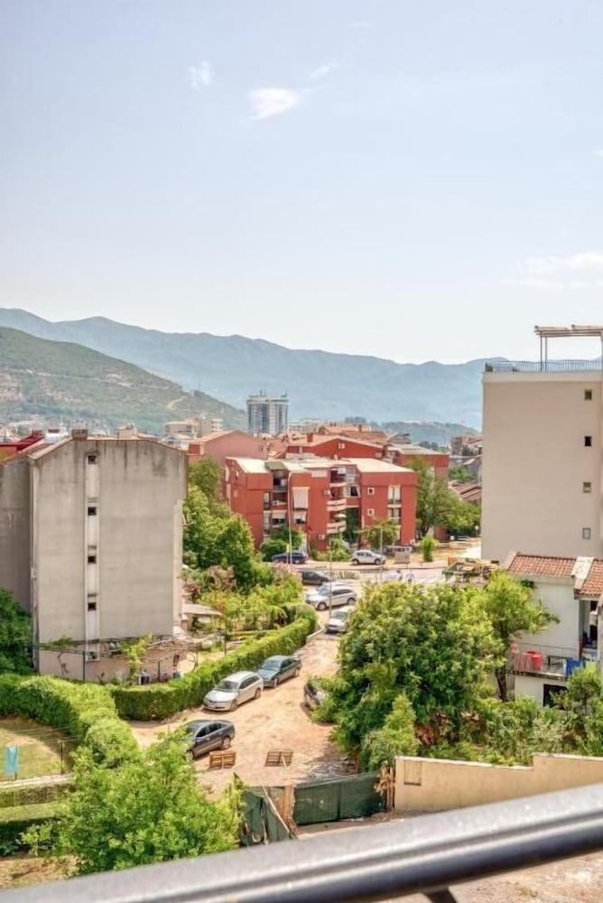 Family Rooftop Apartment Magi Budva