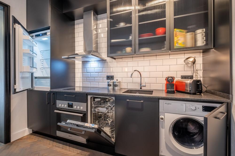 New Soho 13- Top Center Black & White