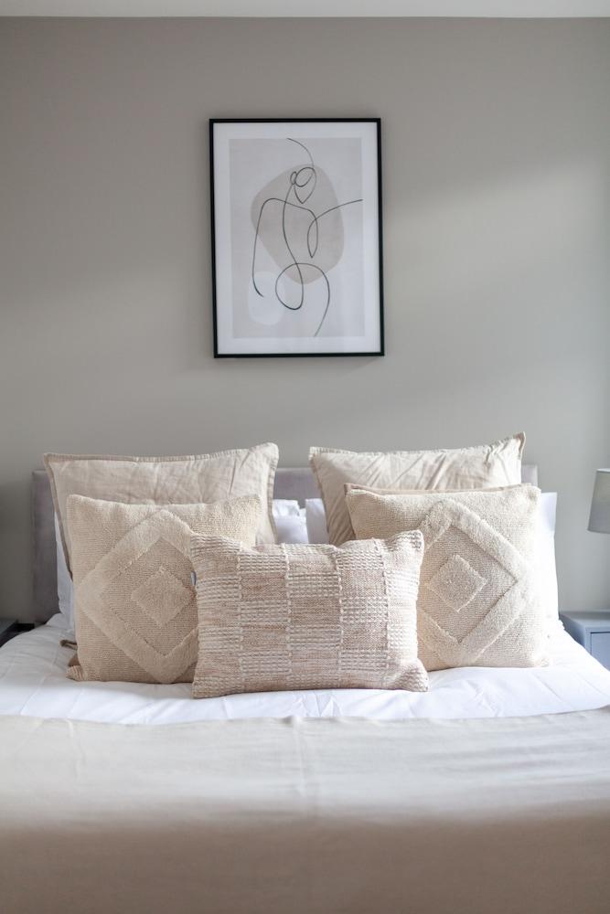 3 Bed Flat by Limehouse Basin