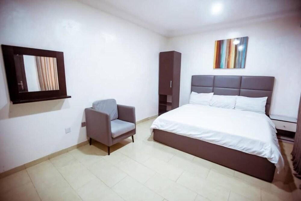 Stunning 2-bed Apartment in Lagos