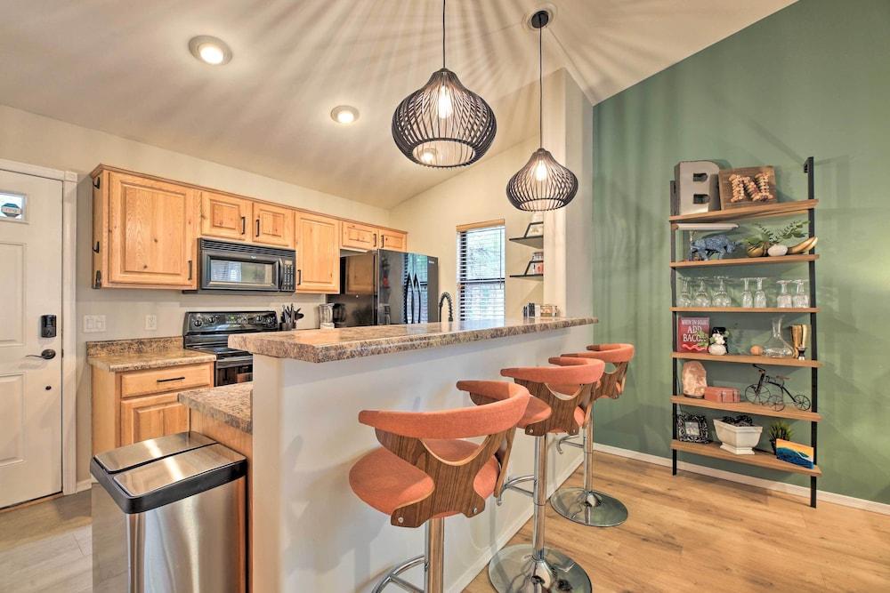 Pet-friendly Show Low Cabin w/ Trail Access!