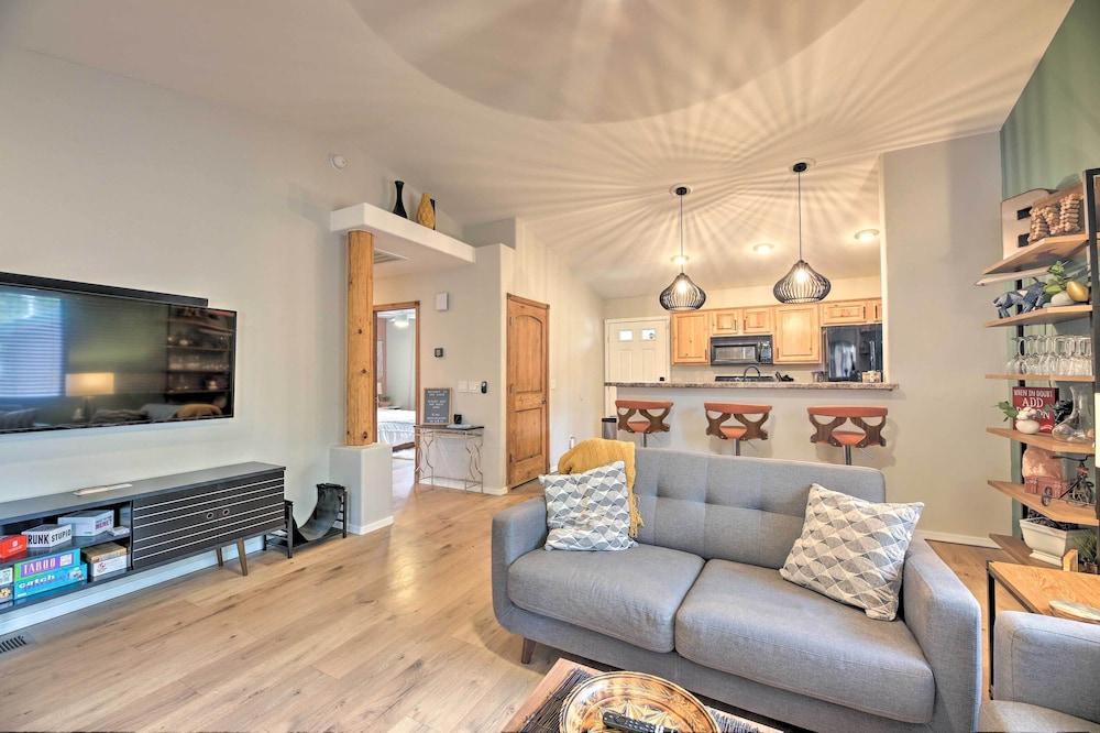 Pet-friendly Show Low Cabin w/ Trail Access!