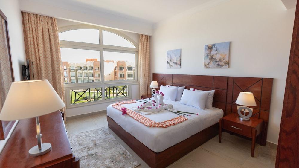 Oyster Bay Beach Suites