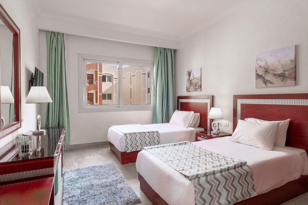 Oyster Bay Beach Suites