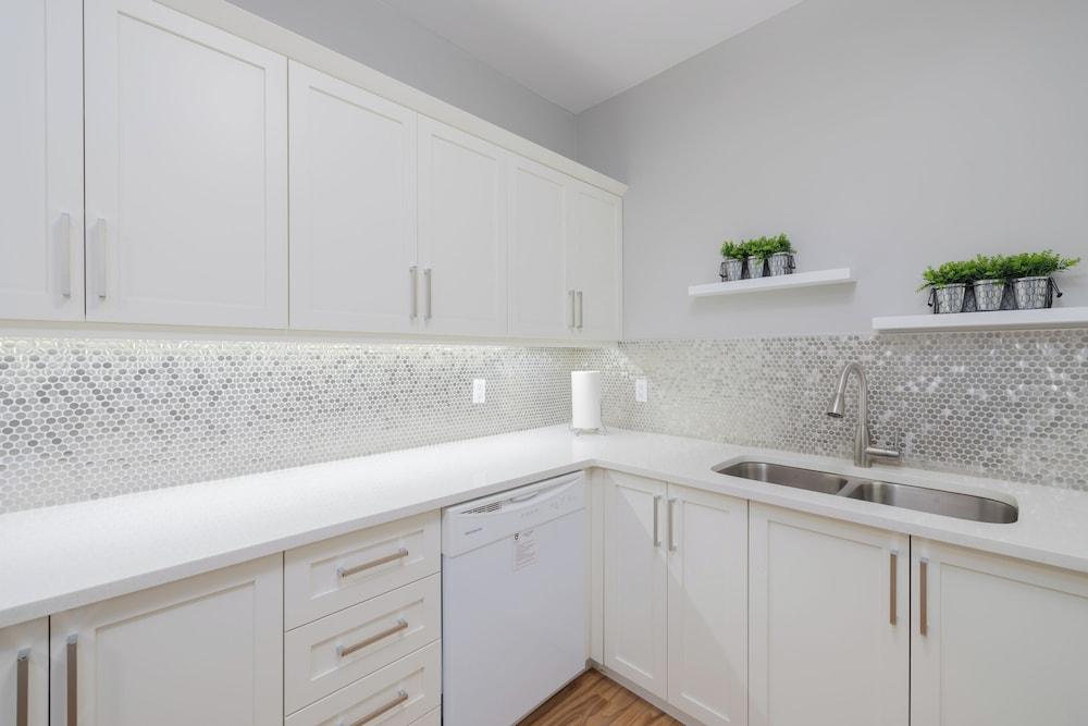 Obasa Suites At The Hamilton