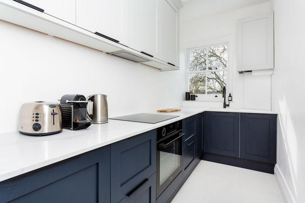 Perfect Pied-a-terre in Clapham by Underthedoormat