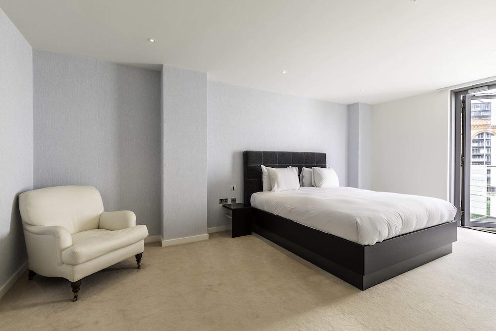 Beautiful 4 Bed Abode Near Imperial Wharf