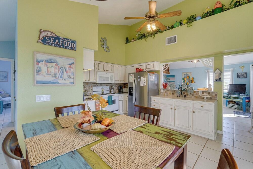 Little Gasparilla Island Paradise: Walk to Beach!