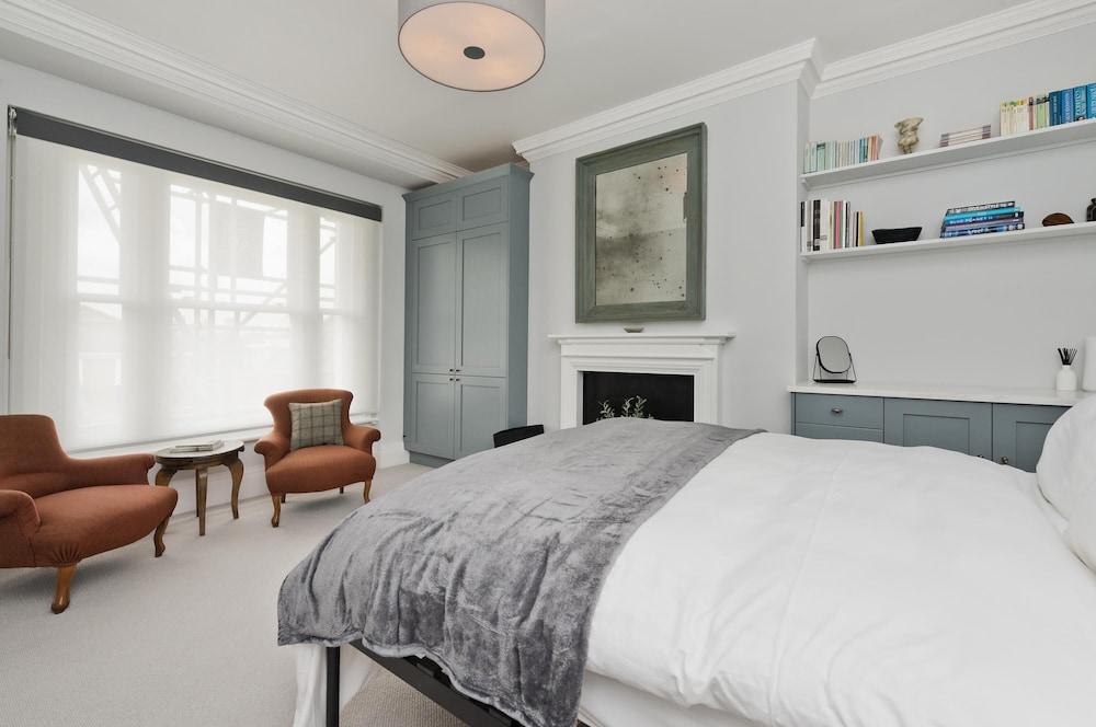Perfect Pied-a-terre in Clapham by Underthedoormat