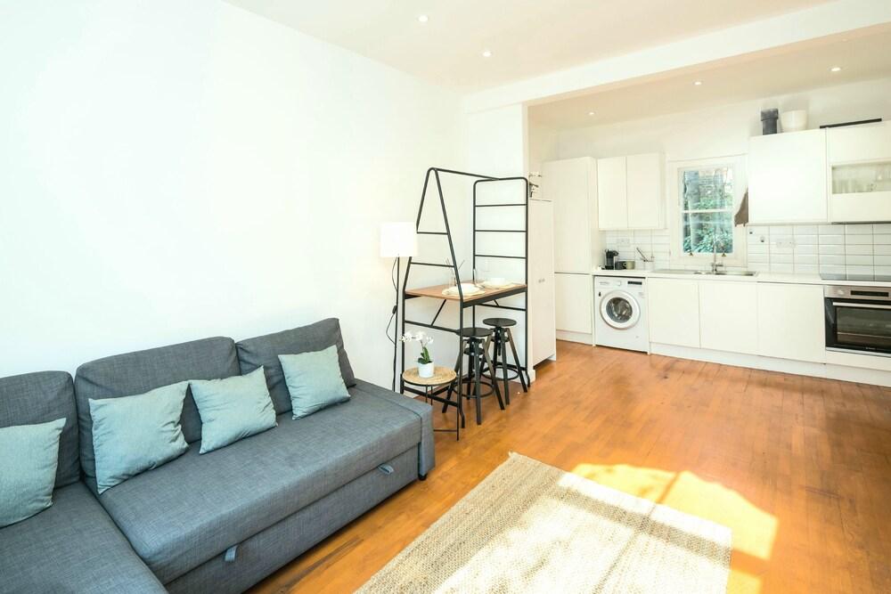 Charming 2-bed Apartment in London