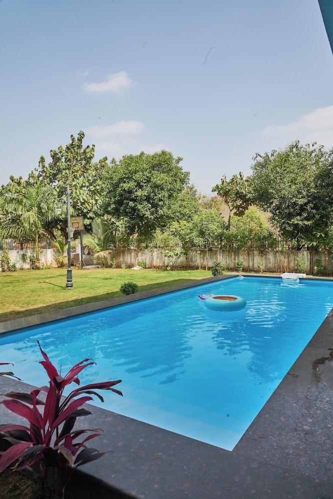 Bliss Farm Stay- lilly