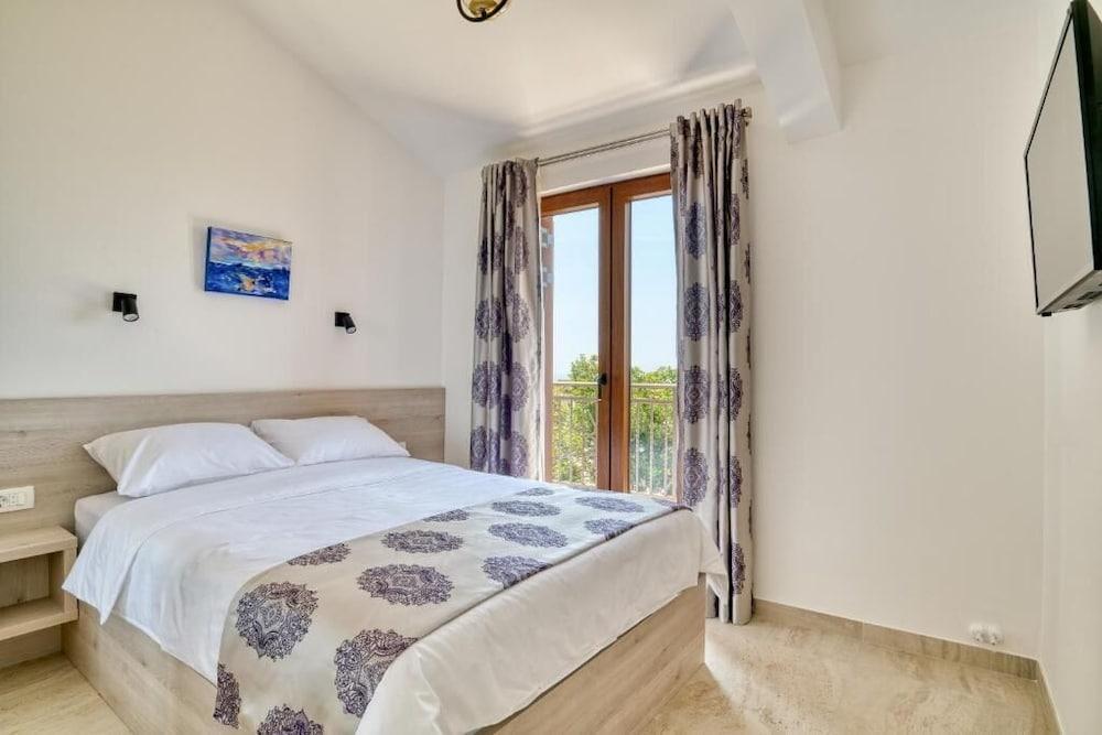 Seaview Villa Lavanda with pool