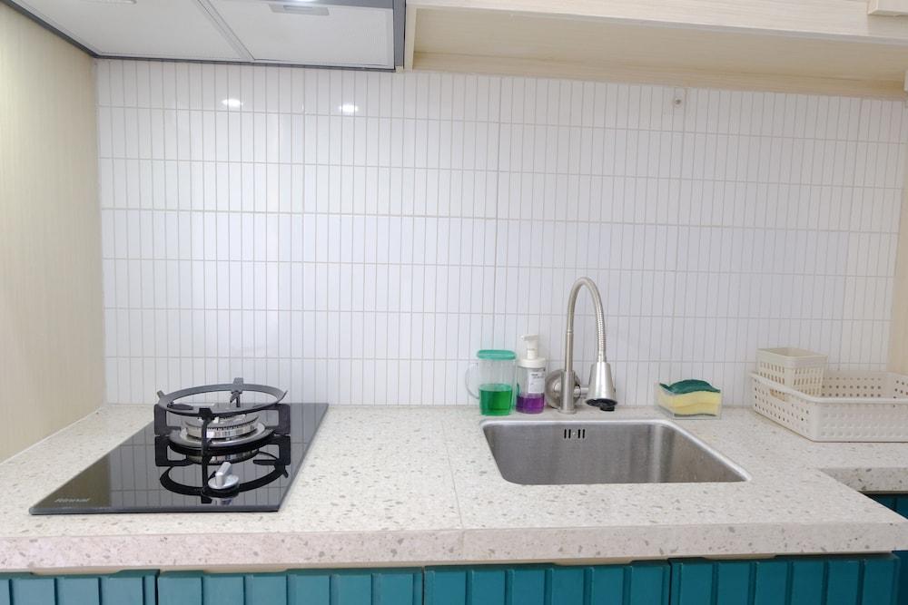 Comfortable And Nice 2Br At Grand Asia Afrika Apartment