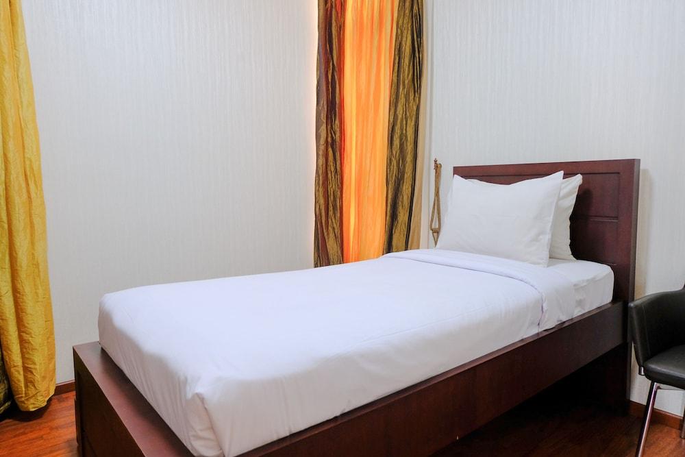 Spacious Designed 2Br Dago Butik Apartment