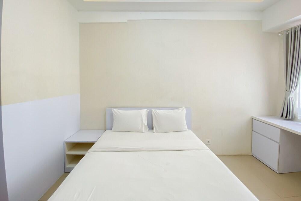 Minimalist And Cozy Studio Transpark Juanda Bekasi Timur Apartment