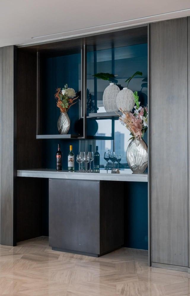 DXB - Five - 31201 - PJ