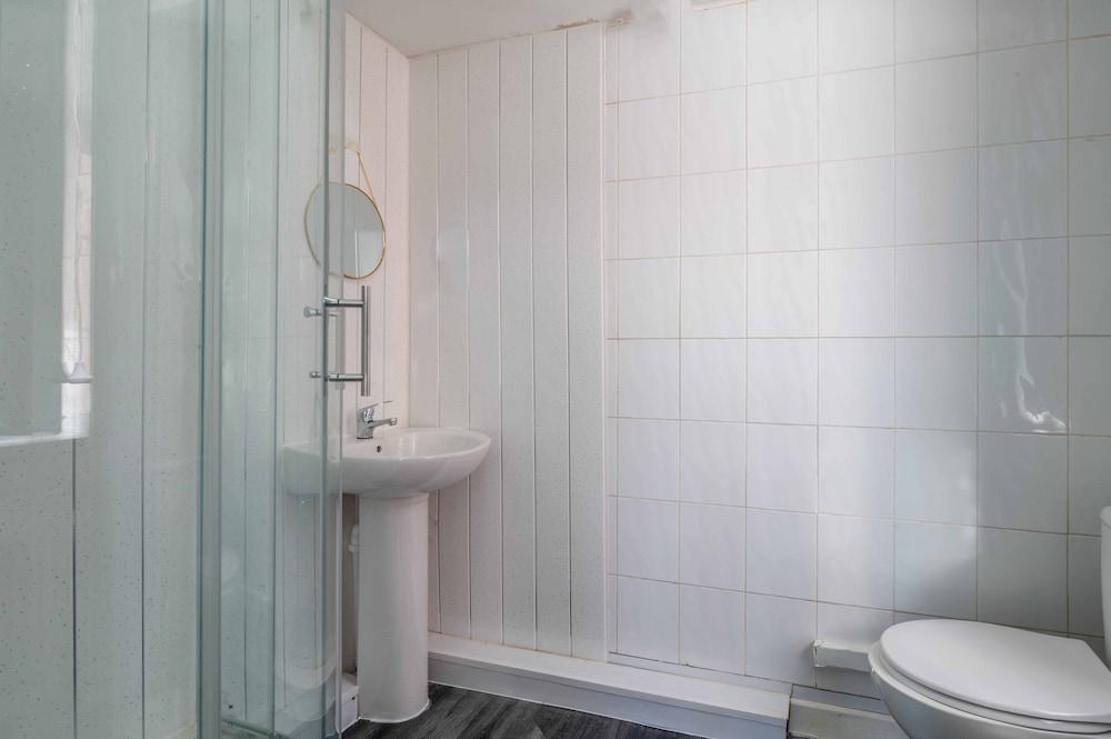 Charming 1-bed Studio13 in Coventry