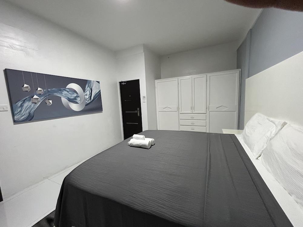 3Bd Luxury Villa Located in Prime Loc