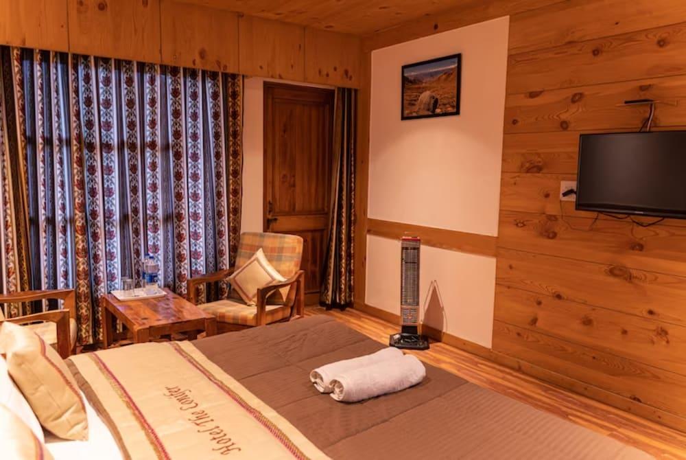 Goroomgo Hotel Conifer Manali