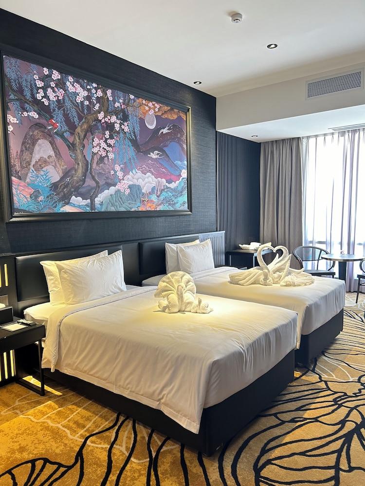 Monkeys Canopy Resort