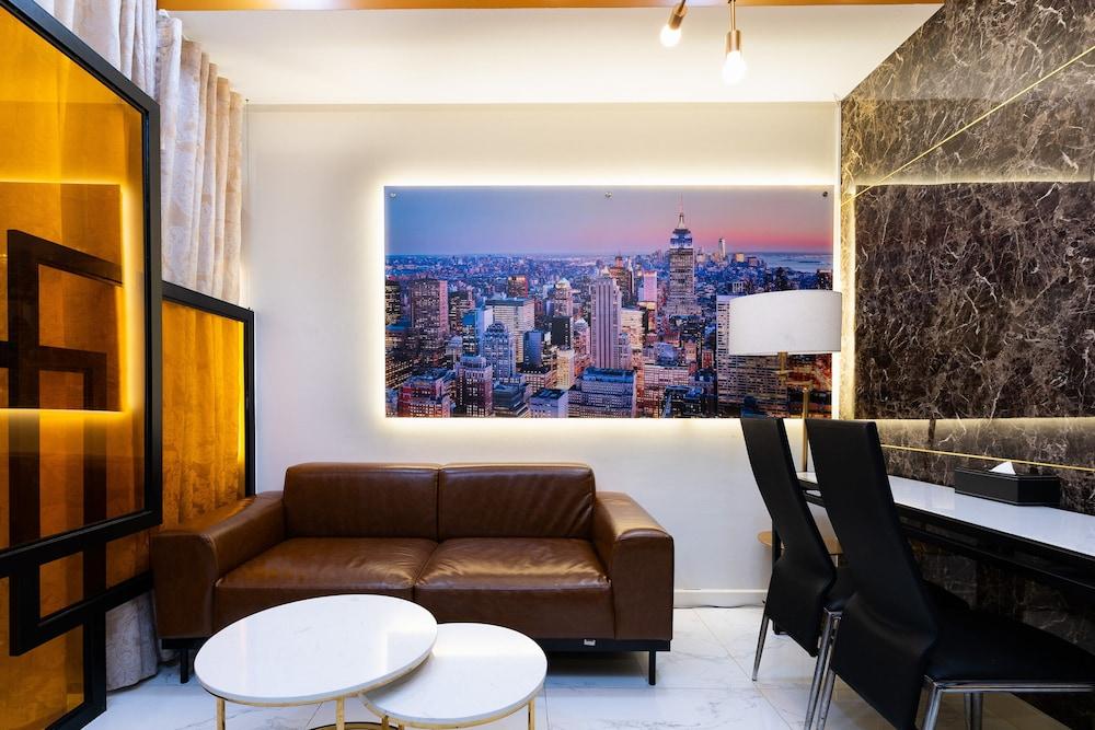 Studio APT full kitchen Madison