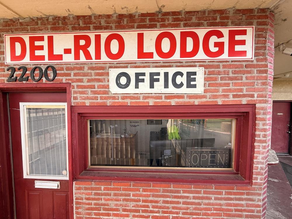 Del Rio Hotel O near Mesa Downtown