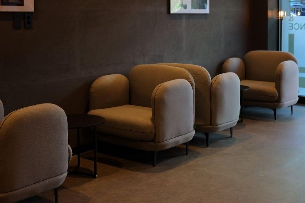 Workers Hotel Daejeon by Aank