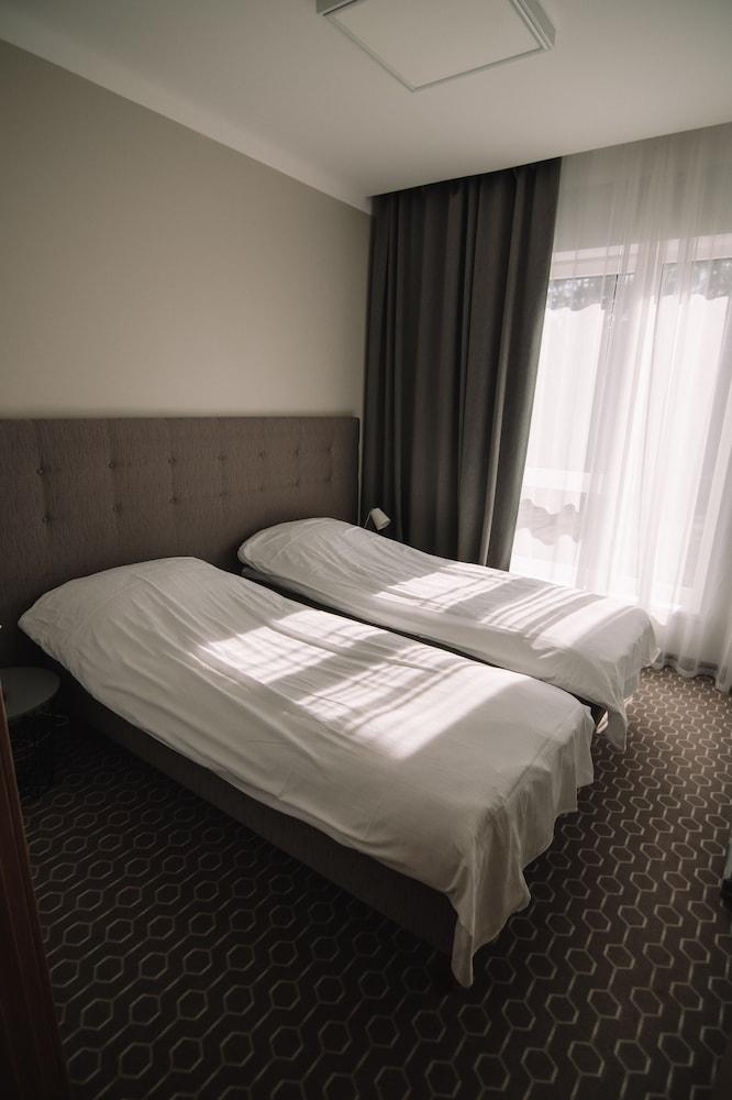 Merepargi ApartHotel & Cafe